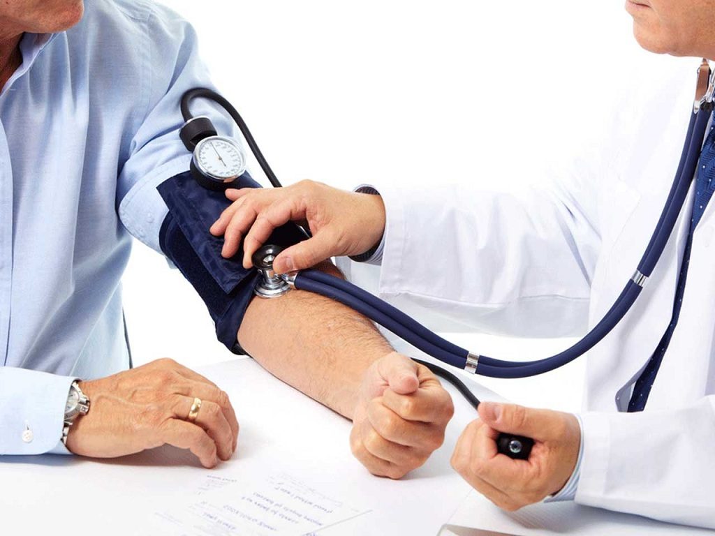 Dấu hiệu huyết áp cao bạn không nên bỏ qua